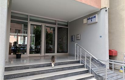 SİTE İÇİNDE 3+1 KİRALIK DAİRE METROYA YAKIN MERKEZİ KONUMDA