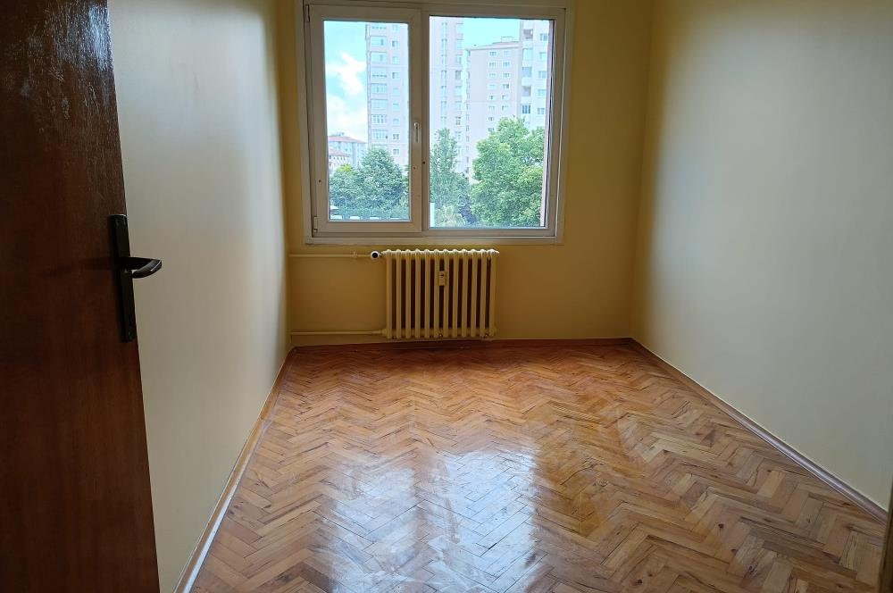SİTE İÇİNDE 3+1 KİRALIK DAİRE METROYA YAKIN MERKEZİ KONUMDA