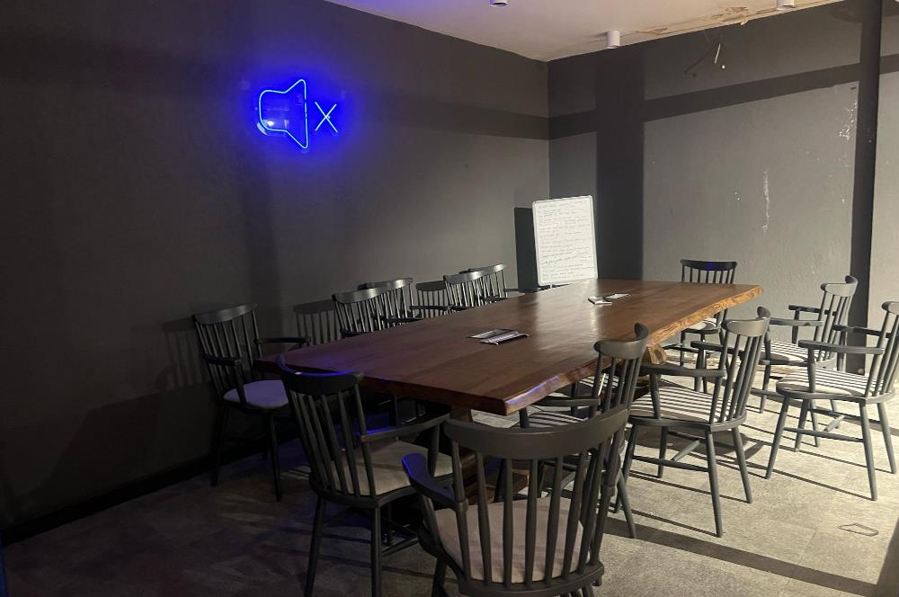 BAHÇELİEVLER DE SATILIK 560 M2 NET İÇİ YAPILI SATILIK DÜKKAN