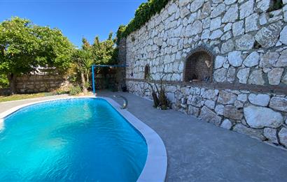 Cesme Satilik mustakil havuzlu vill