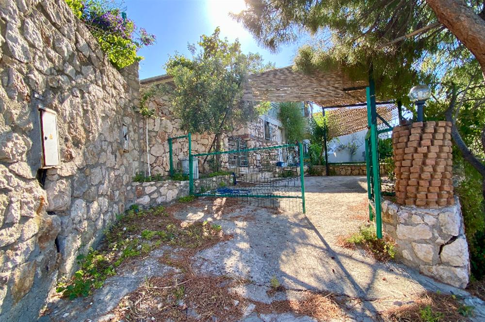 Cesme Satilik mustakil havuzlu vill