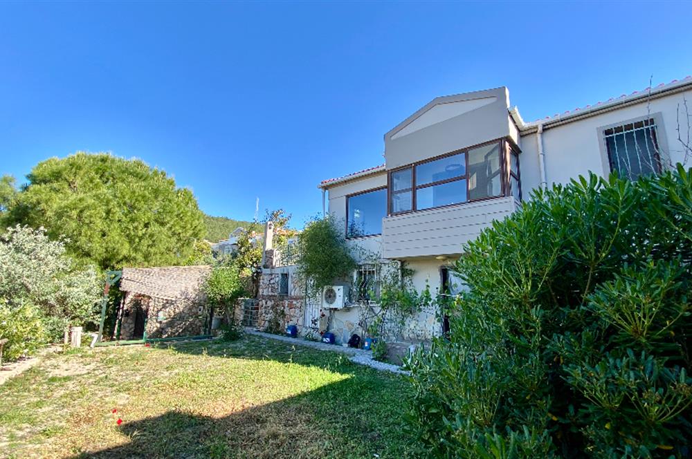 Cesme Satilik mustakil havuzlu vill