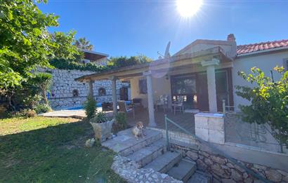 Cesme Satilik mustakil havuzlu vill