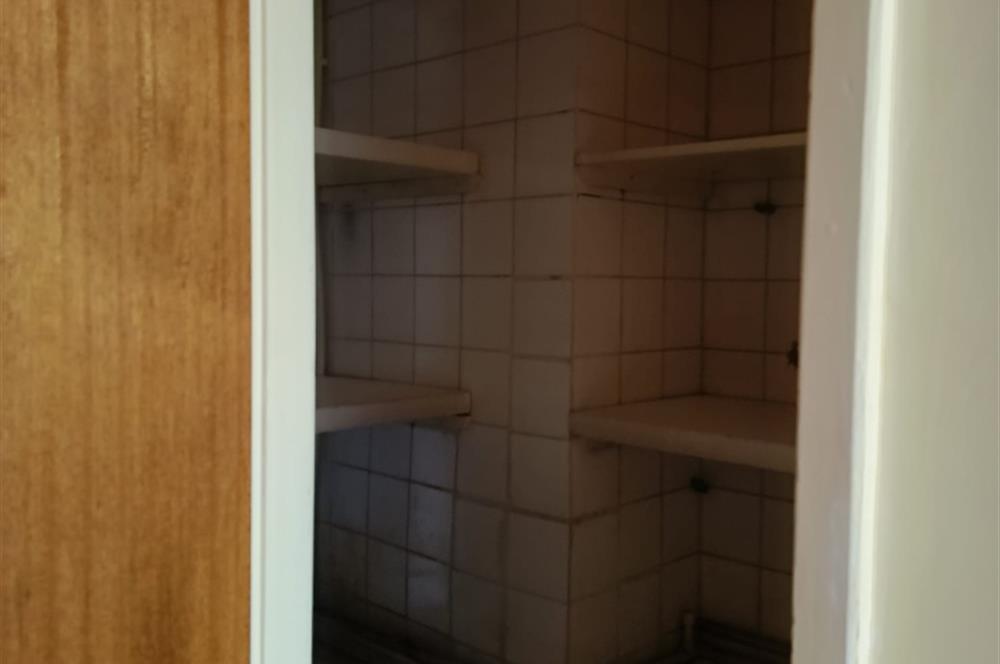 SİTE İÇİNDE 3+1 KİRALIK DAİRE METROYA YAKIN MERKEZİ KONUMDA