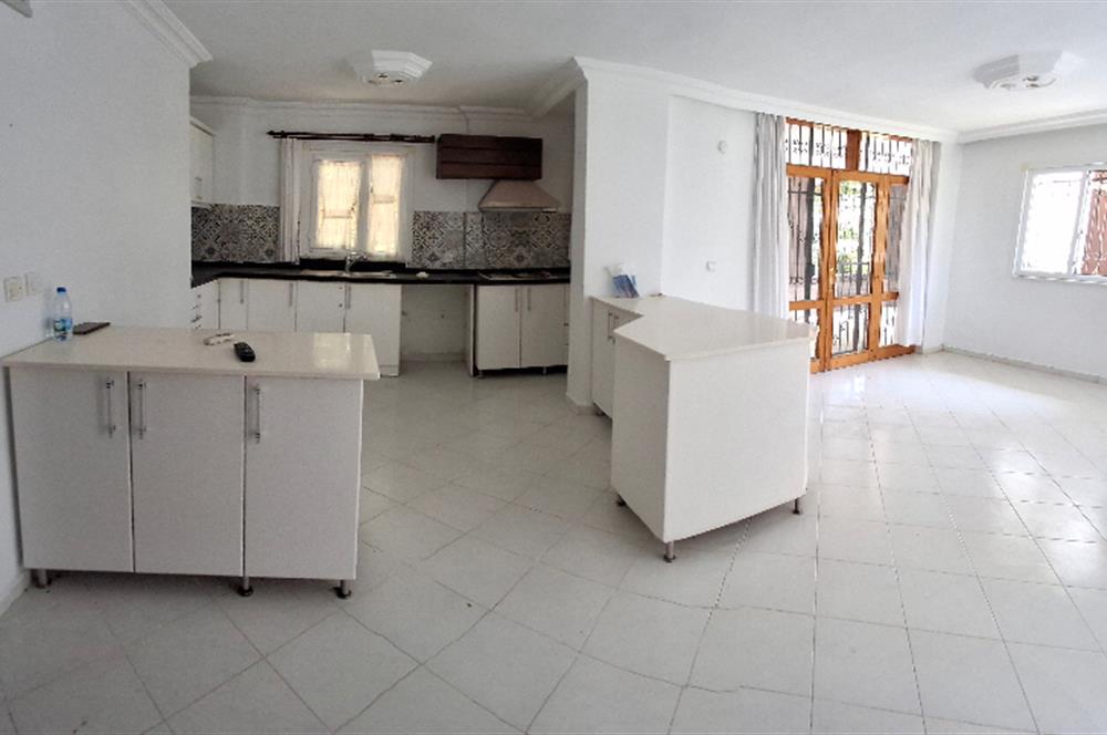SİTE İÇERİSİNDE SATILIK TAM MÜSTAKİL EV 
