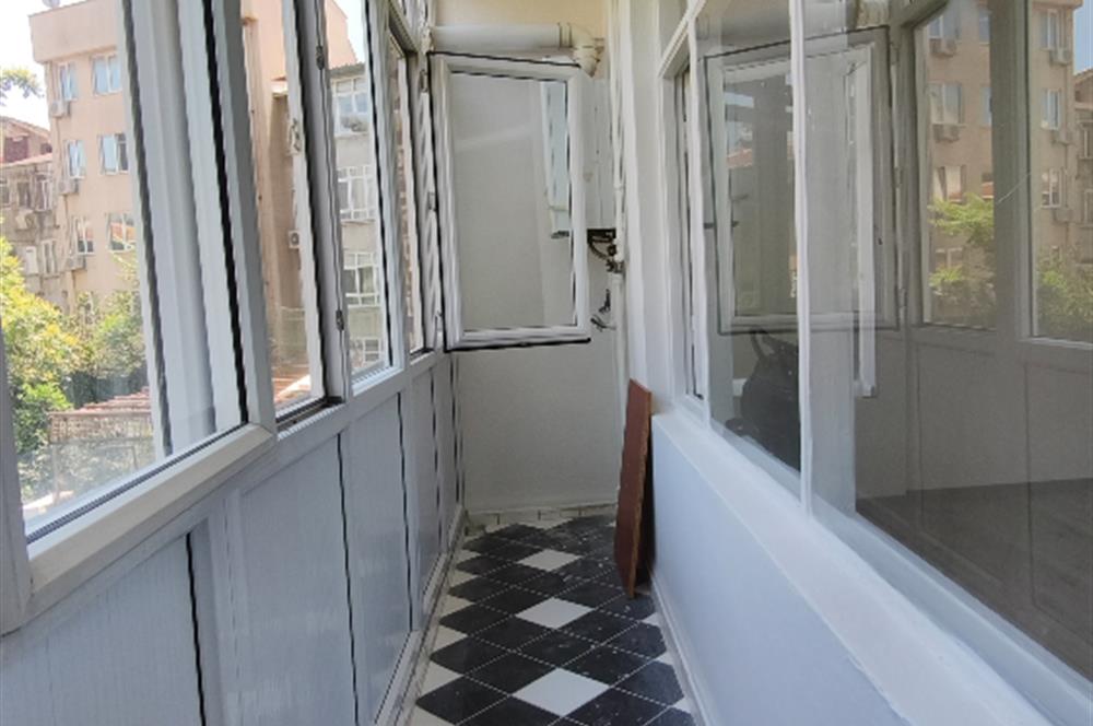 Kadıköy Altıyol'da İşyerine de Uygun 2+1 Kiralık Daire 
