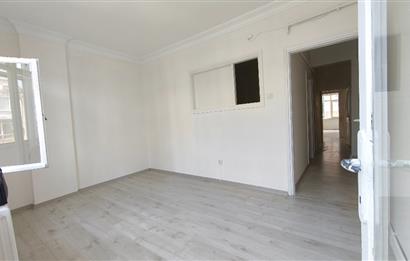 Kadıköy Altıyol'da İşyerine de Uygun 2+1 Kiralık Daire 