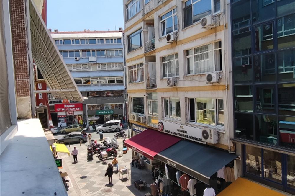 Kadıköy Altıyol'da İşyerine de Uygun 2+1 Kiralık Daire 