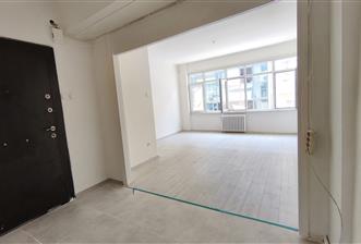 Kadıköy Altıyol'da İşyerine de Uygun 2+1 Kiralık Daire 