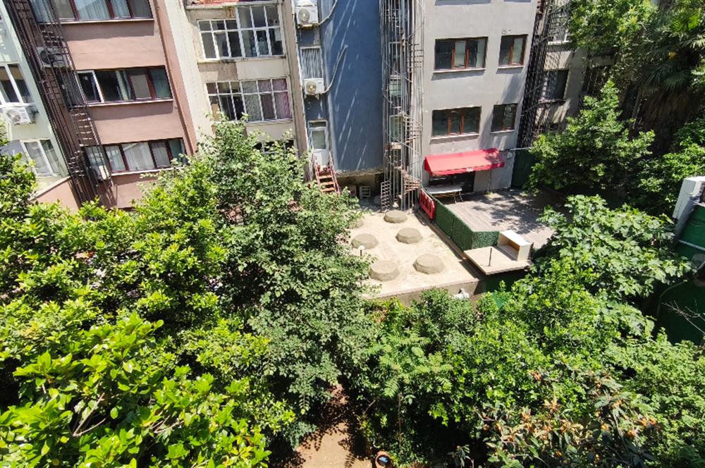 Kadıköy Altıyol'da İşyerine de Uygun 2+1 Kiralık Daire 