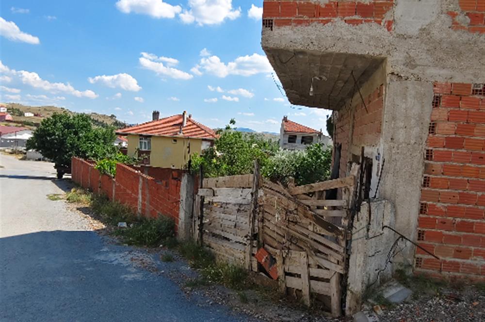 C21 LOCA'DAN HOTAŞLARDA 578 m² ARSA İÇİNDE 140 m² EV