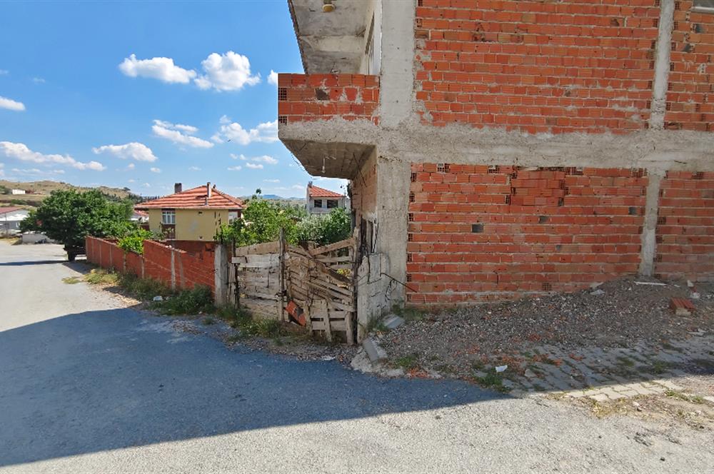 C21 LOCA'DAN HOTAŞLARDA 578 m² ARSA İÇİNDE 140 m² EV