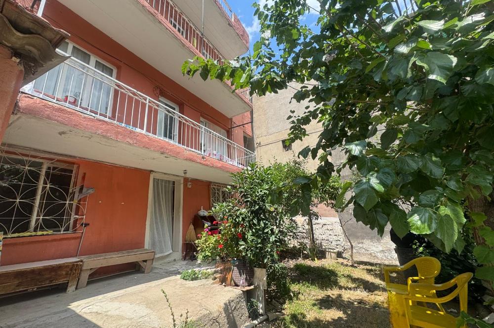 Karabağlar Özgür Mh'de 3 katlı Komple Satılık Müstakil ev