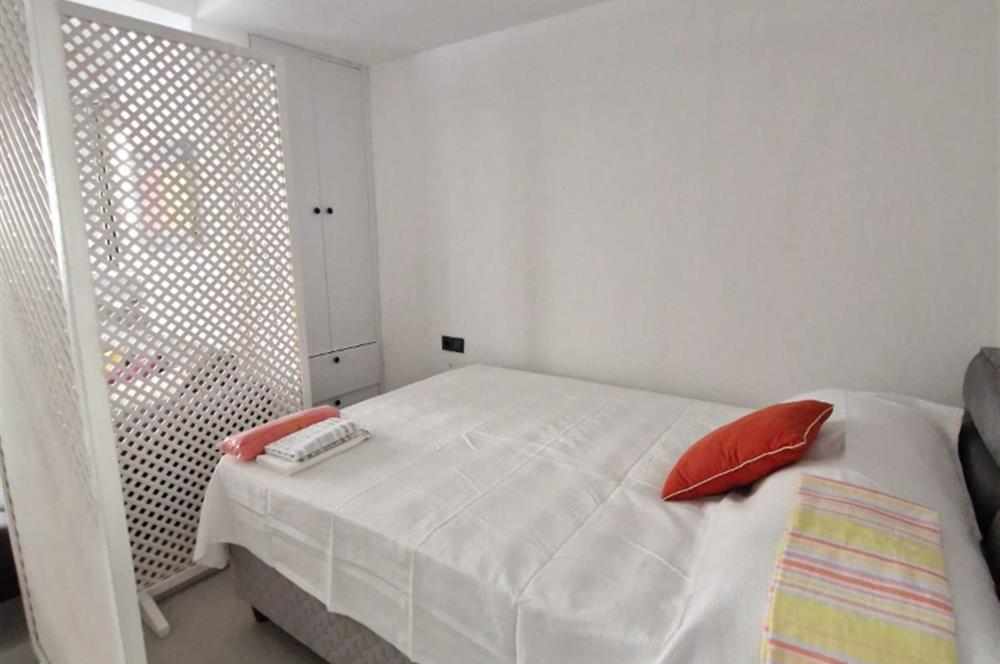 Bodrum Cevat Şakir'de 1+0 Müstakil Girişli Kiralık Stüdyo Daire