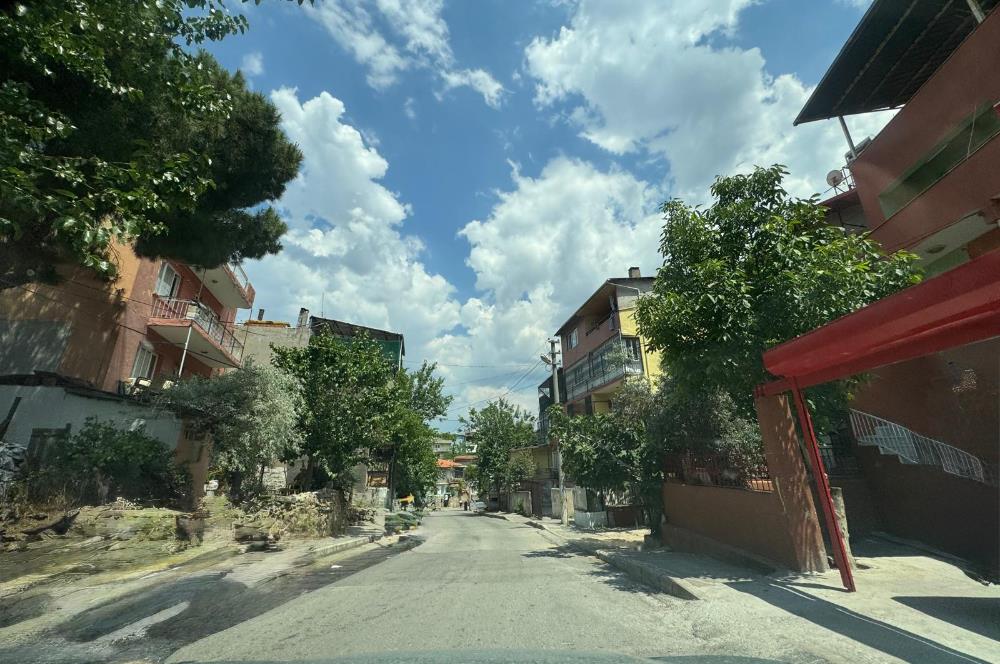 Karabağlar Özgür Mh'de 3 katlı Komple Satılık Müstakil ev