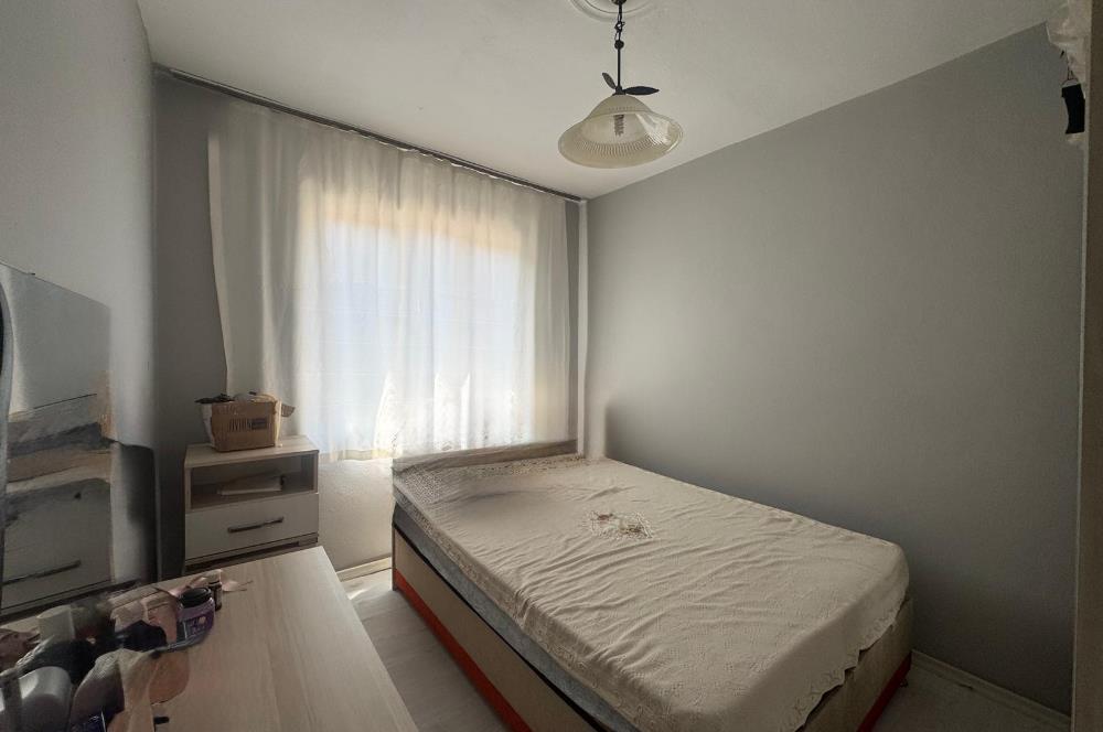 Karabağlar Özgür Mh'de 3 katlı Komple Satılık Müstakil ev
