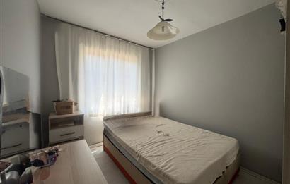 Karabağlar Özgür Mh'de 3 katlı Komple Satılık Müstakil ev