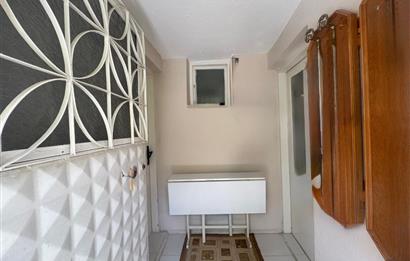 Karabağlar Özgür Mh'de 3 katlı Komple Satılık Müstakil ev