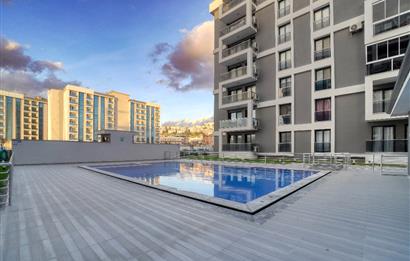 Çiğli/Balatçık Havuzlu Site'de SATILIK 2+1 Kapalı Mutfak Daire