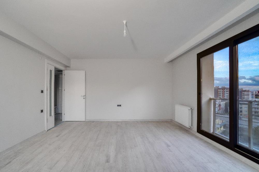 Çiğli/Balatçık Havuzlu Site'de SATILIK 2+1 Kapalı Mutfak Daire