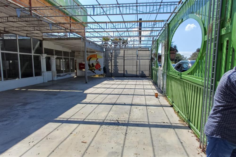 URLA ÇEŞME ANAYOLU ÜZERİNDE 40M CEPHELI 300M2 İSYERI 