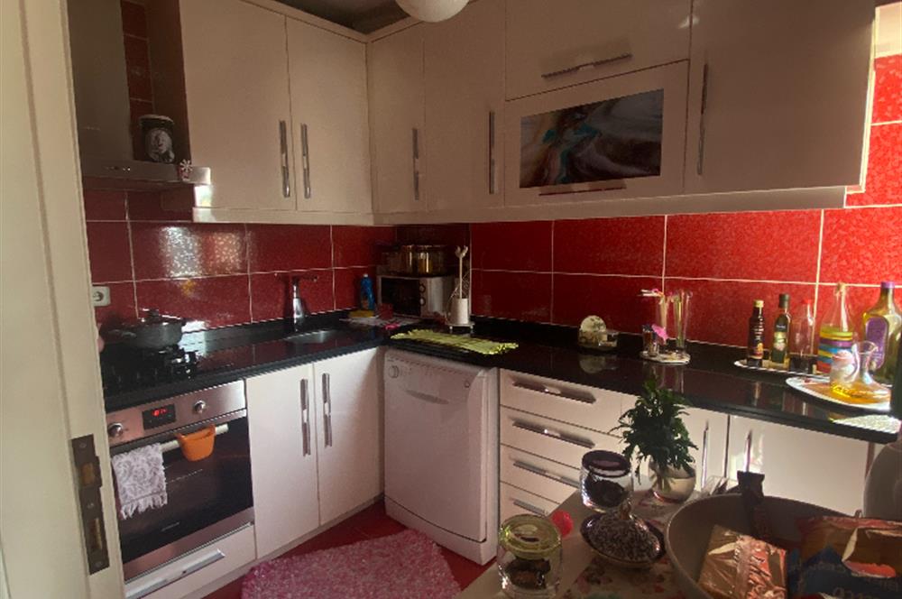 SÜTLÜCE BADEMLİK HALİÇ MANZARALI FULL EŞYALI IKİRALIK ULTRA LÜKS DAİRE 