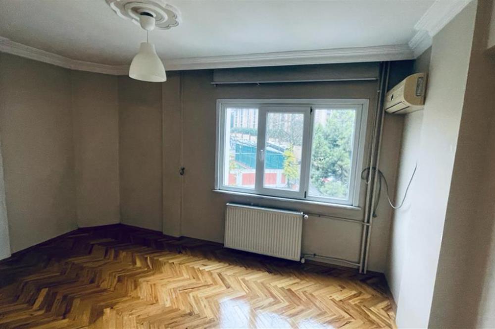 ALTUNİZADE MÜKEMMEL LOKASYONDA GURUR SİTESİ KİRALIK 3+1
