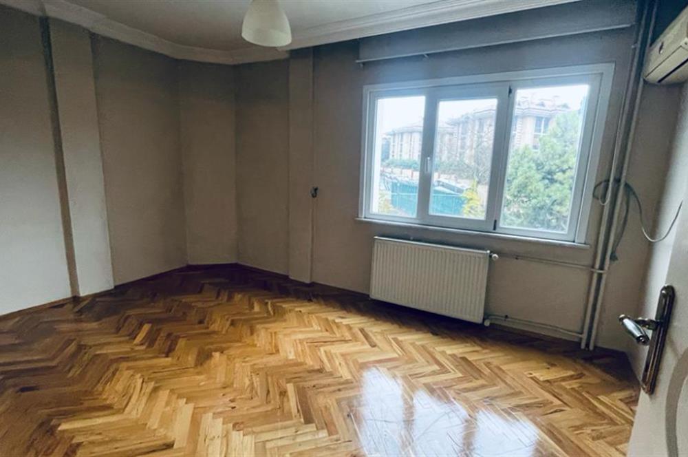 ALTUNİZADE MÜKEMMEL LOKASYONDA GURUR SİTESİ KİRALIK 3+1