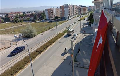 CENTURY 21 VİZYON'DAN GÜNDÜZ ÖKÇÜN BULVARINDA KİRALIK 2+1 DAİRE