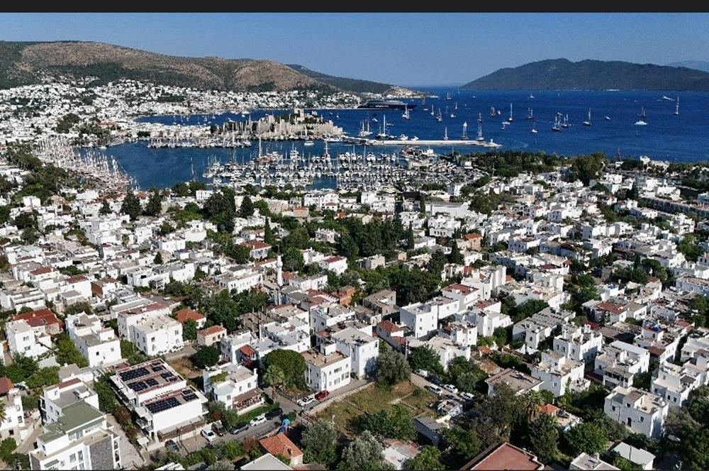 Eskiçeşme'de Satılık Tek Katlı Kagir Ev, Tiny House ve Bahçesi