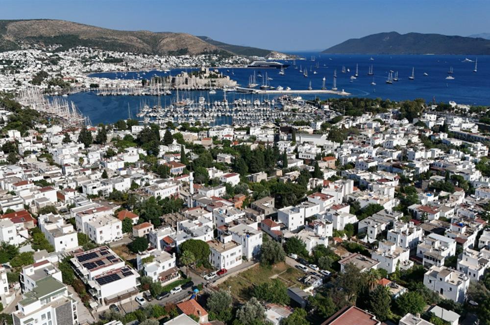 Eskiçeşme'de Satılık Tek Katlı Kagir Ev, Tiny House ve Bahçesi