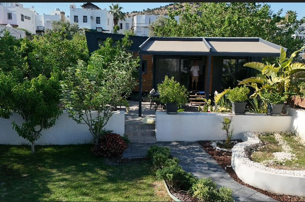 Eskiçeşme'de Satılık Tek Katlı Kagir Ev, Tiny House ve Bahçesi