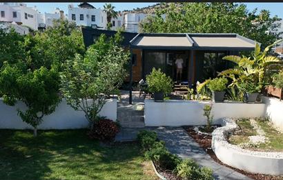 Eskiçeşme'de Satılık Tek Katlı Kagir Ev, Tiny House ve Bahçesi