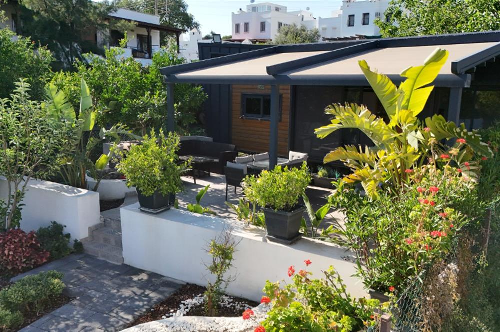 Eskiçeşme'de Satılık Tek Katlı Kagir Ev, Tiny House ve Bahçesi