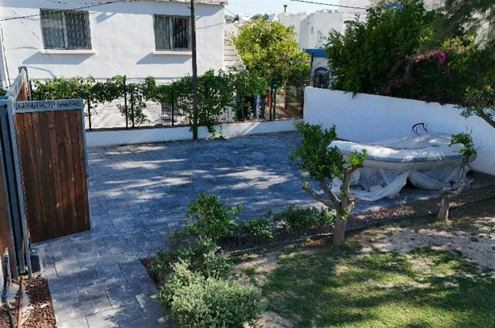 Eskiçeşme'de Satılık Tek Katlı Kagir Ev, Tiny House ve Bahçesi