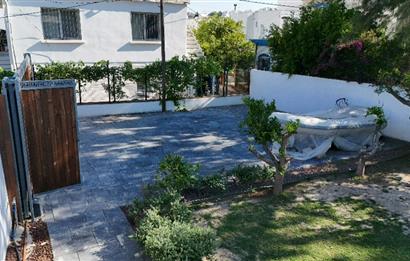 Eskiçeşme'de Satılık Tek Katlı Kagir Ev, Tiny House ve Bahçesi