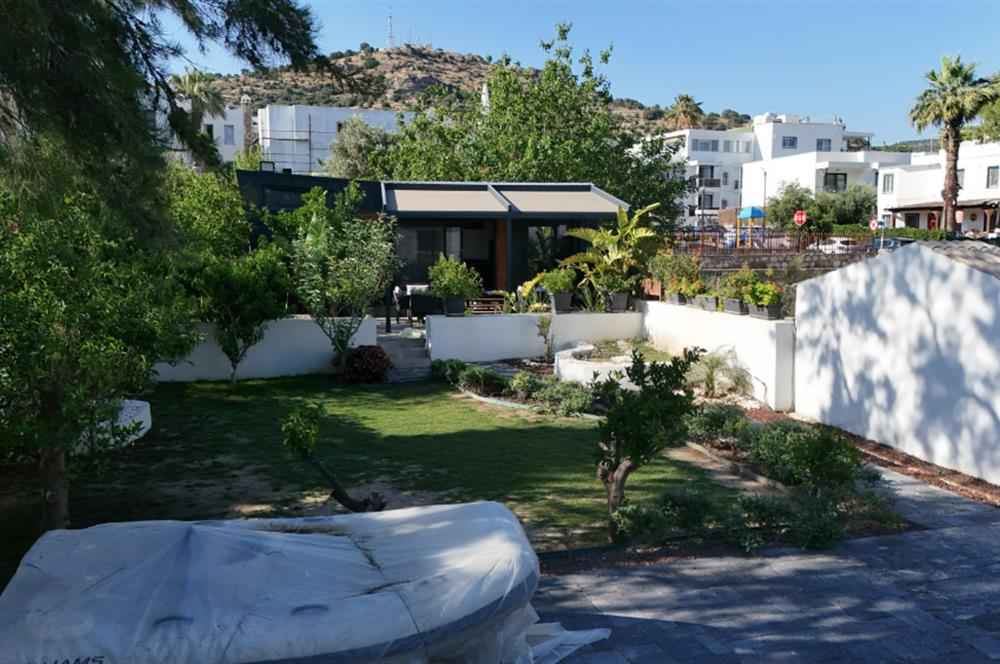 Eskiçeşme'de Satılık Tek Katlı Kagir Ev, Tiny House ve Bahçesi