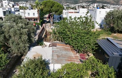 Eskiçeşme'de Satılık Tek Katlı Kagir Ev, Tiny House ve Bahçesi