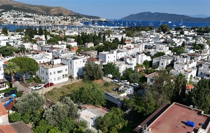 Eskiçeşme'de Satılık Tek Katlı Kagir Ev, Tiny House ve Bahçesi