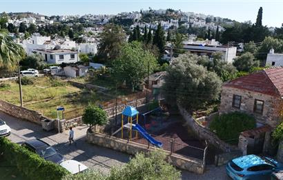 Eskiçeşme'de Satılık Tek Katlı Kagir Ev, Tiny House ve Bahçesi
