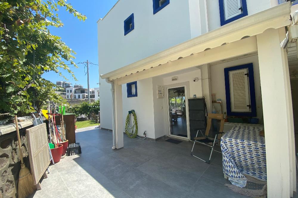 Bodrum Ortakent Yahşi’de Özel Kum Plajlı - Havuzlu Site İçerisinde Kiralık Deniz Manzaralı Müstakil Bahçeli Dubleks