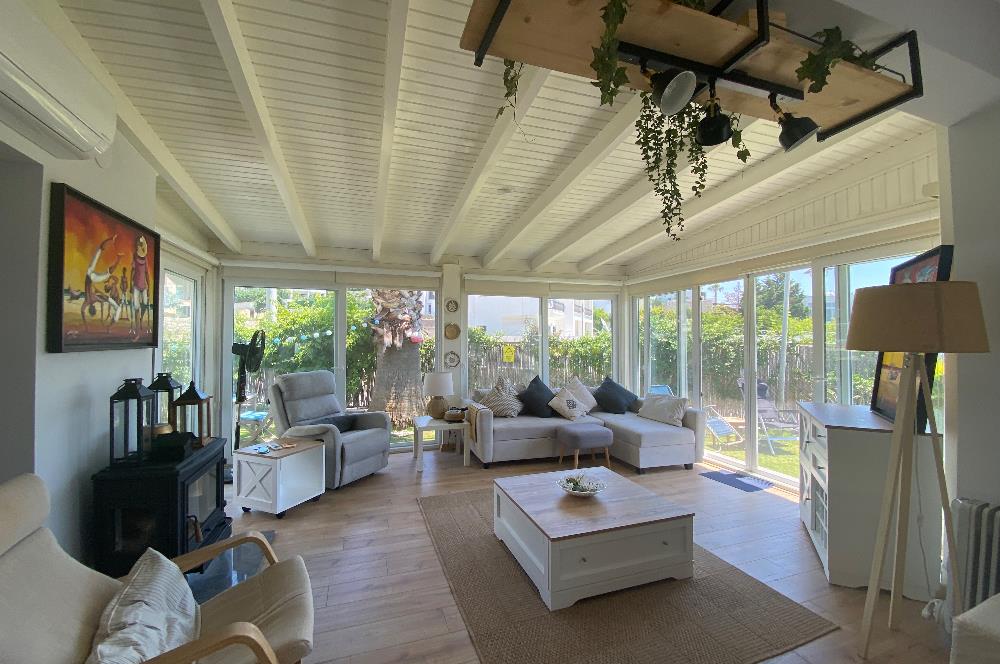 Bodrum Ortakent Yahşi’de Özel Kum Plajlı - Havuzlu Site İçerisinde Kiralık Deniz Manzaralı Müstakil Bahçeli Dubleks