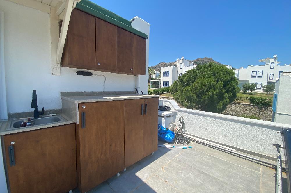 Bodrum Ortakent Yahşi’de Özel Kum Plajlı - Havuzlu Site İçerisinde Kiralık Deniz Manzaralı Müstakil Bahçeli Dubleks