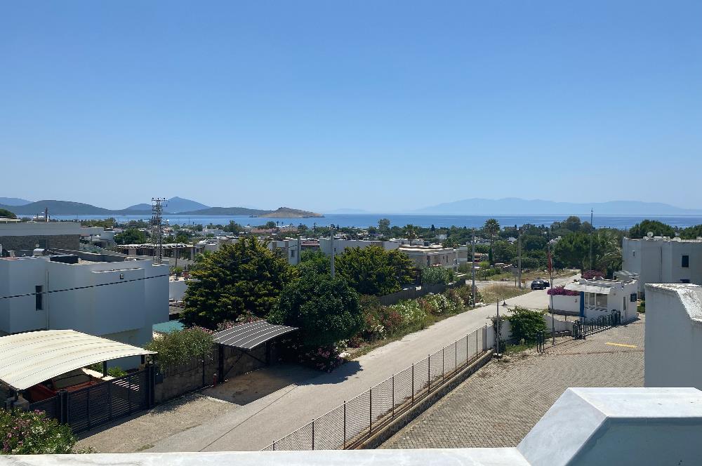 Bodrum Ortakent Yahşi’de Özel Kum Plajlı - Havuzlu Site İçerisinde Kiralık Deniz Manzaralı Müstakil Bahçeli Dubleks
