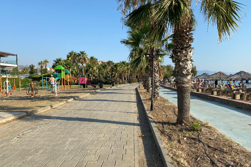Özel Plaj Kullanımlı Denize Sıfır Havuzlu Site İçinde Kiralık Deniz Manzaralı 2+1 Bahçe Katı Residance Daire