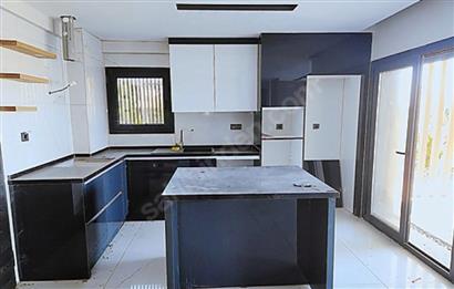 Kuşadası Deniz ve Doğa Manzaralı Havuzlu Satılık Villa