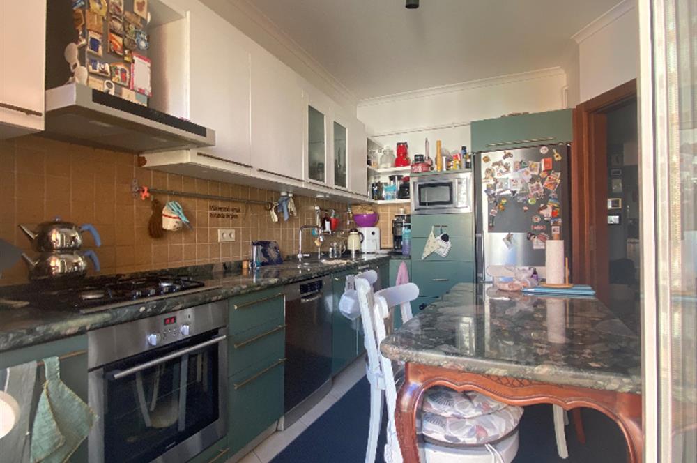 ATAŞEHİR TAPUSUNA PARALEL SOKAKTA SATILIK BÜYÜK 3+1 DAİRE