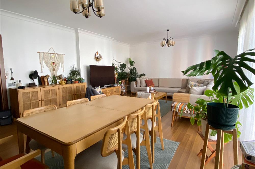 ATAŞEHİR TAPUSUNA PARALEL SOKAKTA SATILIK BÜYÜK 3+1 DAİRE