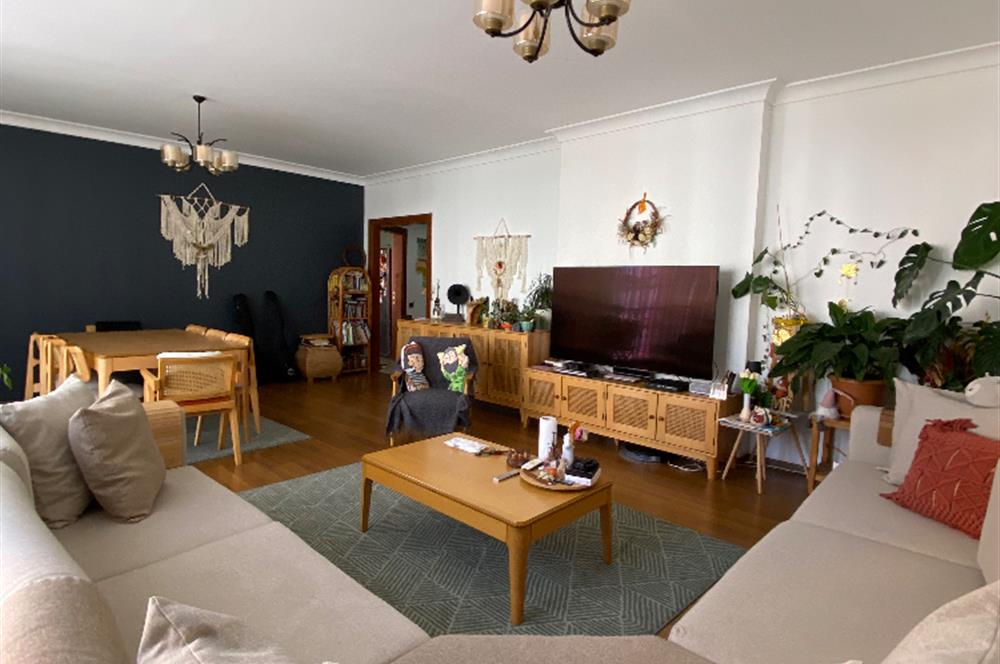 ATAŞEHİR TAPUSUNA PARALEL SOKAKTA SATILIK BÜYÜK 3+1 DAİRE