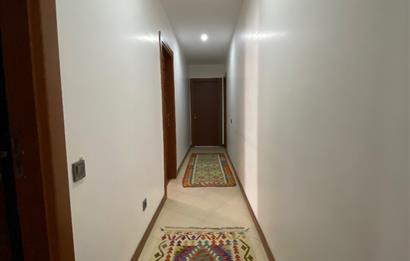 ATAŞEHİR TAPUSUNA PARALEL SOKAKTA SATILIK BÜYÜK 3+1 DAİRE